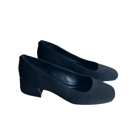 New Donald Pliner Dreww Navy Textile Rubber Outsole Square Toe Pumps size 7 - Picture 1 of 13